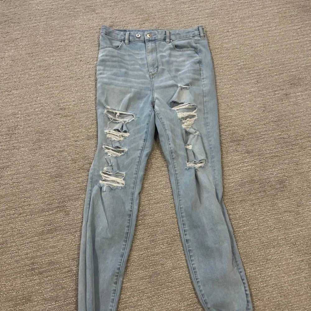 American Eagle Jeans - Picture 2 of 3